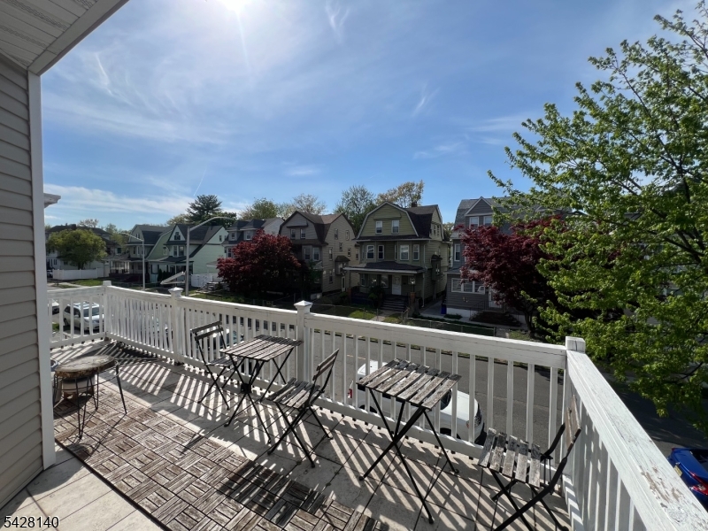Balcony2