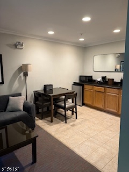Wet bar area