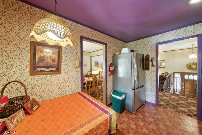 Eat in kitchen