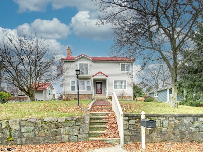 WELCOME TO 2 PAPAKATING ROAD!