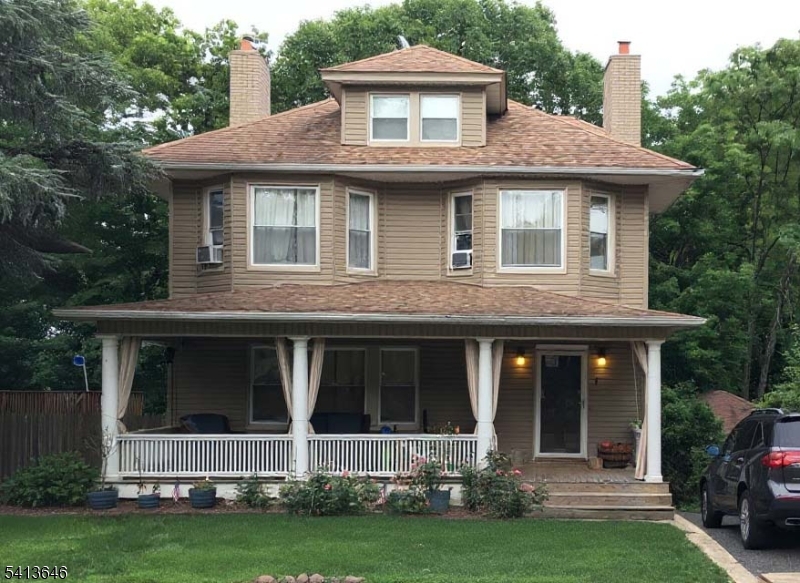 Frt View. Picture altered to remove Telephone pole