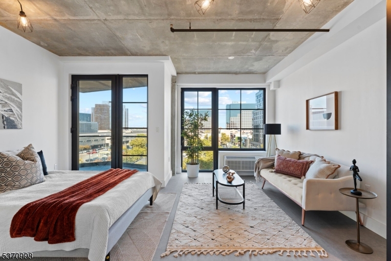 Bedroom/Living room