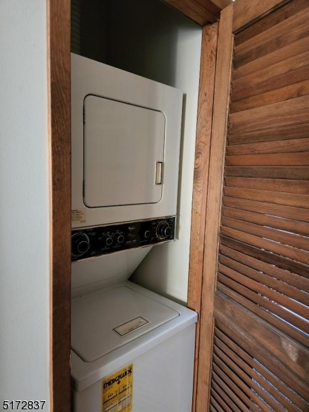 Washer/Dryer in Unit