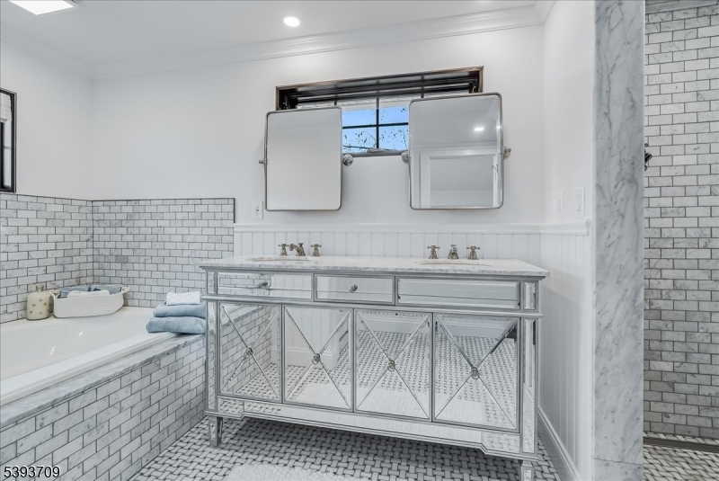 Primary Bedroom Bathroom