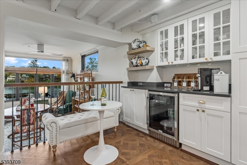 Kitchen Breakfast Area