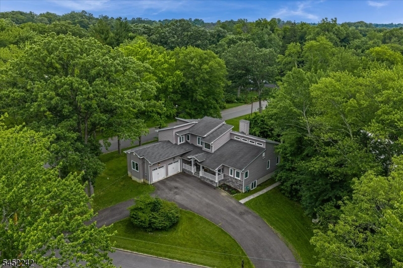 Circular driveway