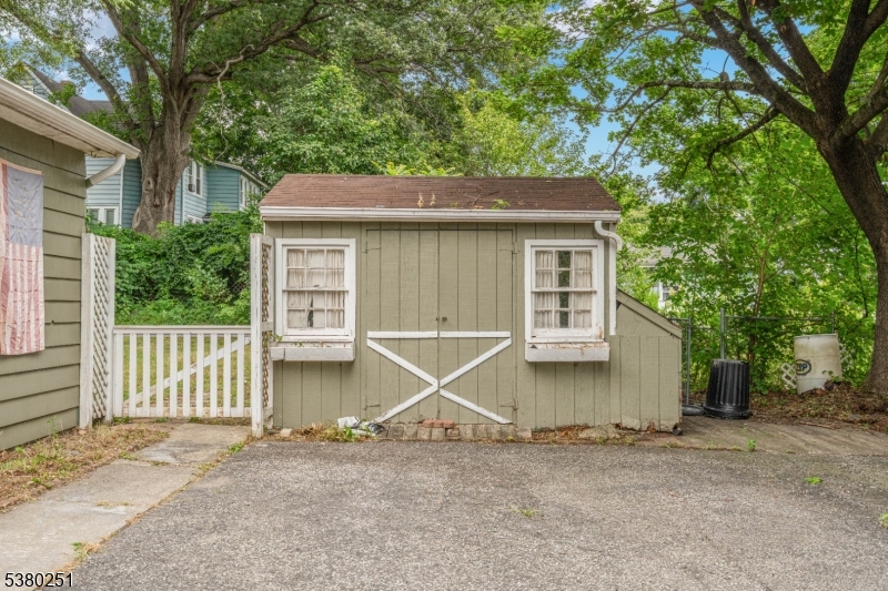 Shed
