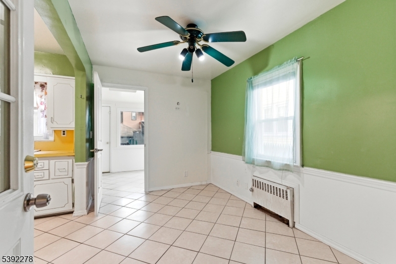 Kitchen Dining Area