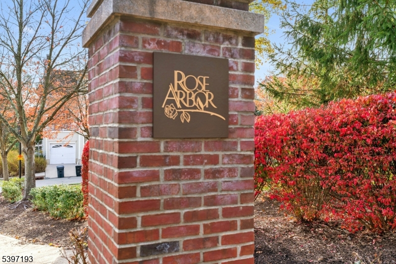 Welcome to Rose Arbor