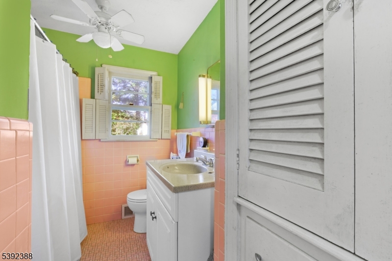 Bathroom First Floor