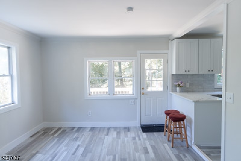 COFFEE/BREAKFAST BAR