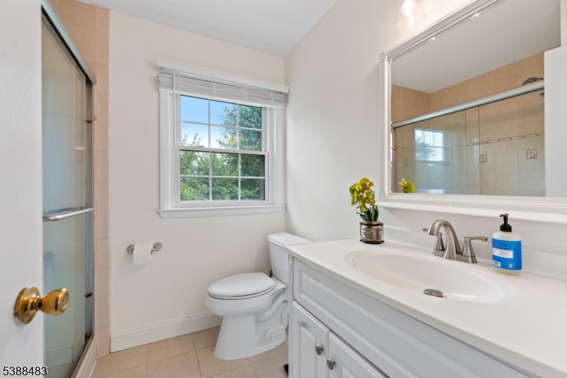 EN SUITE BATH