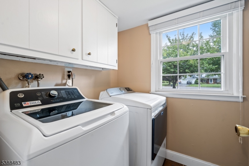 1ST FLOOR LAUNDRY ROOM