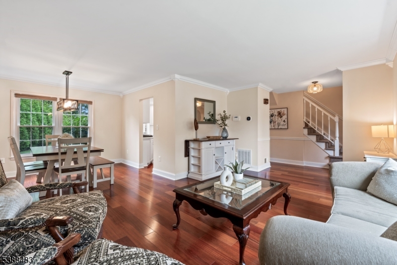 LIVING/DINING ROOM