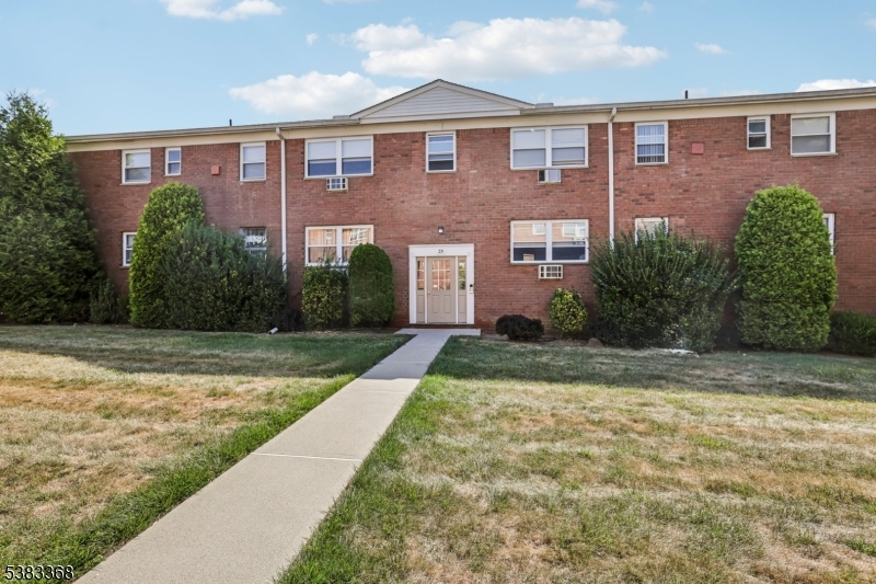 Welcome home to this second floor 1 bedroom 1 bathroom condo located in the desirable Valley Terrace Community.
