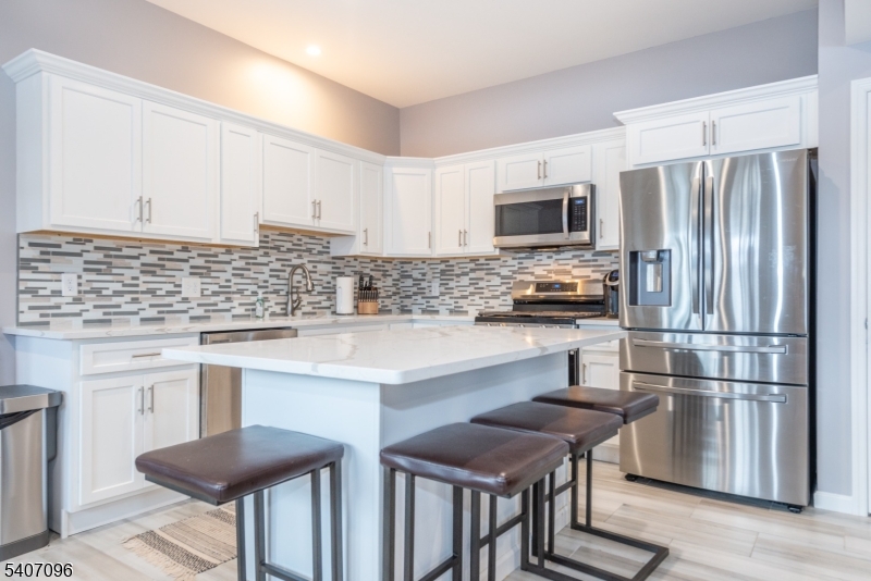 _Beautiful Renovated Kitchen