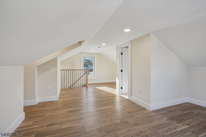 BONUS ROOM 3RD FL