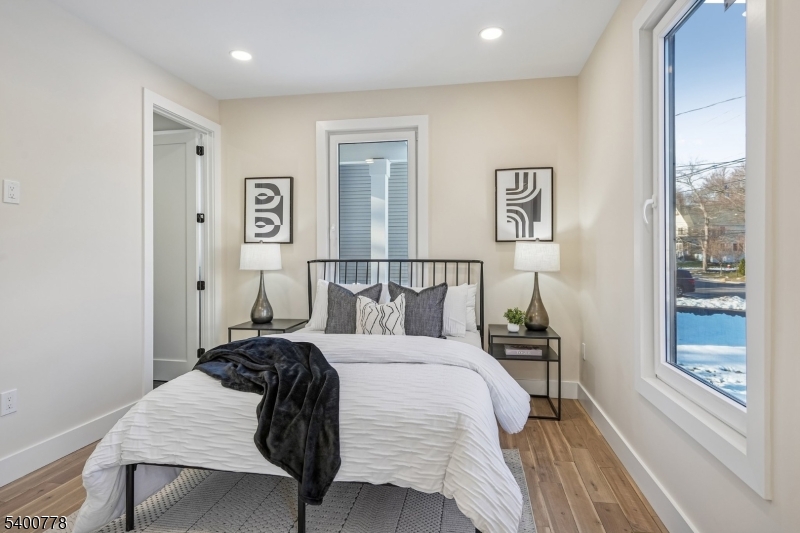 1ST FL GUEST BEDROOM