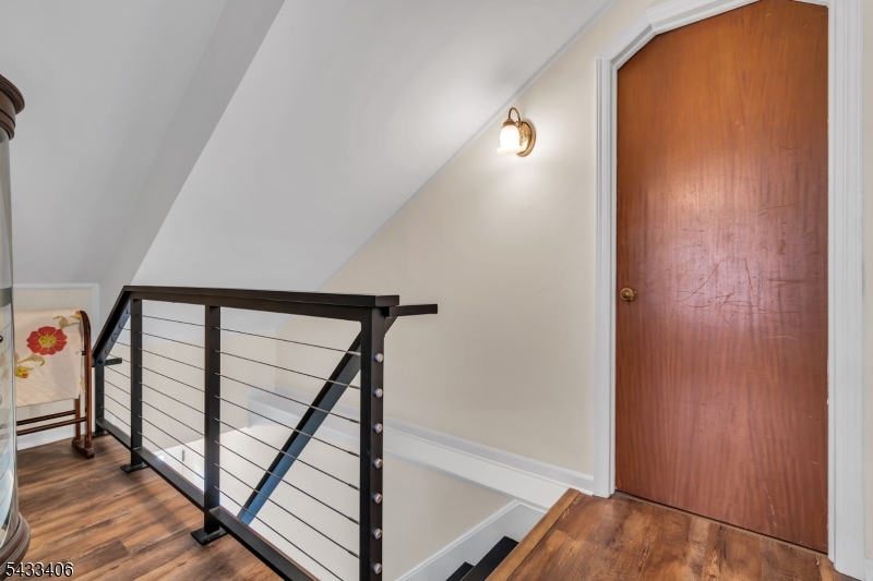 2nd floor landing