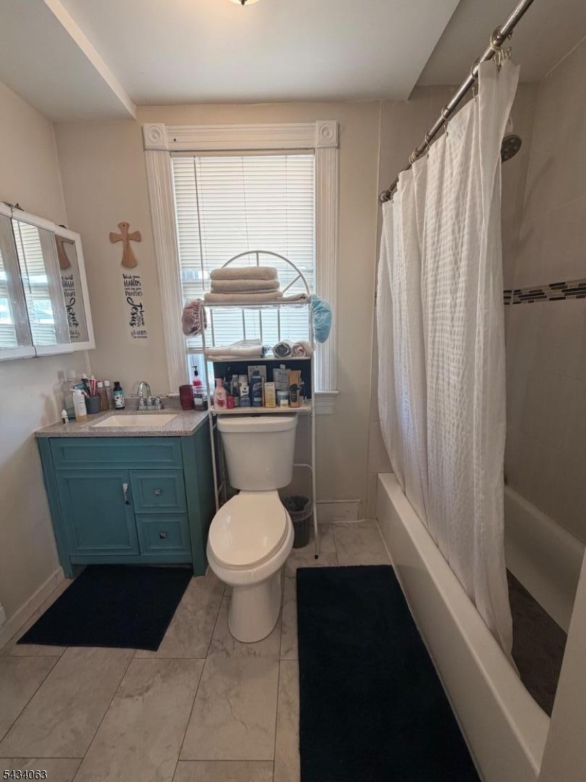 Bathroom first floor