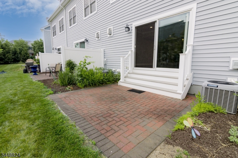14 Clover Ct
