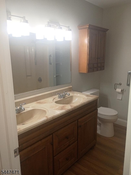 2 Boothbay Dr