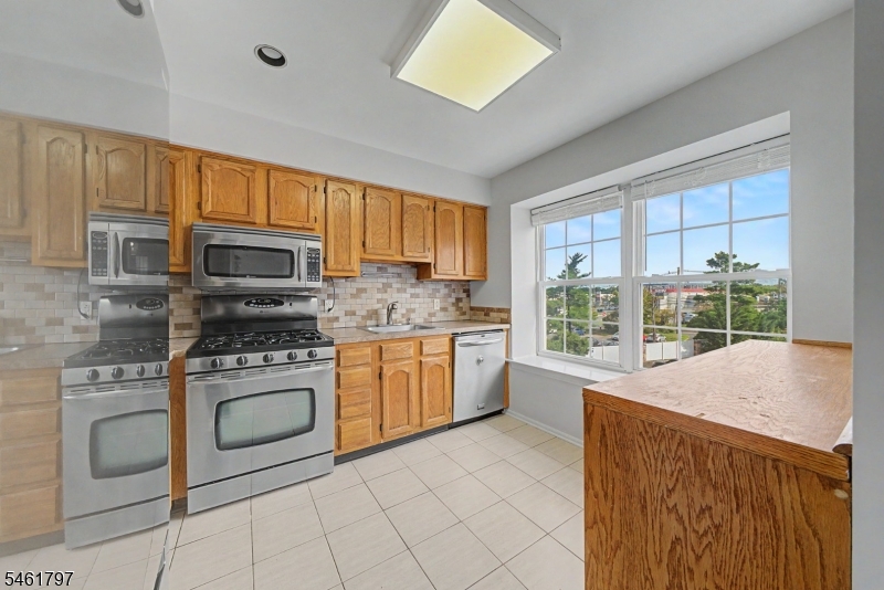 251 Broadmoor-3 3