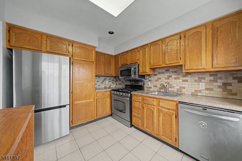 251 Broadmoor-3 3