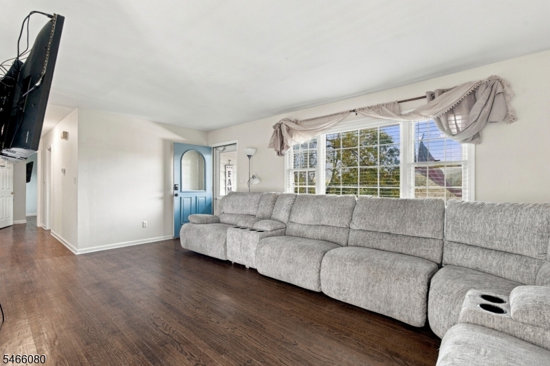 23 Elizabeth Ave