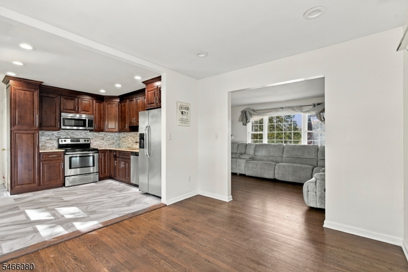 23 Elizabeth Ave