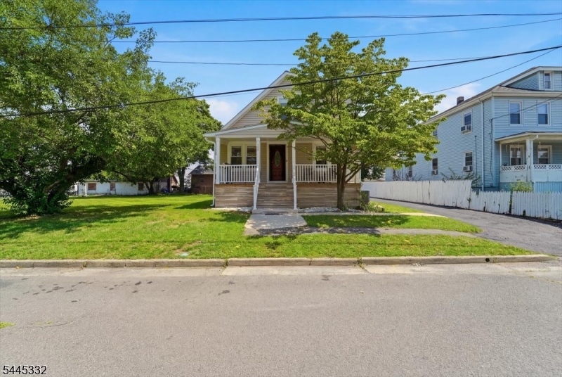 409 Hancock St