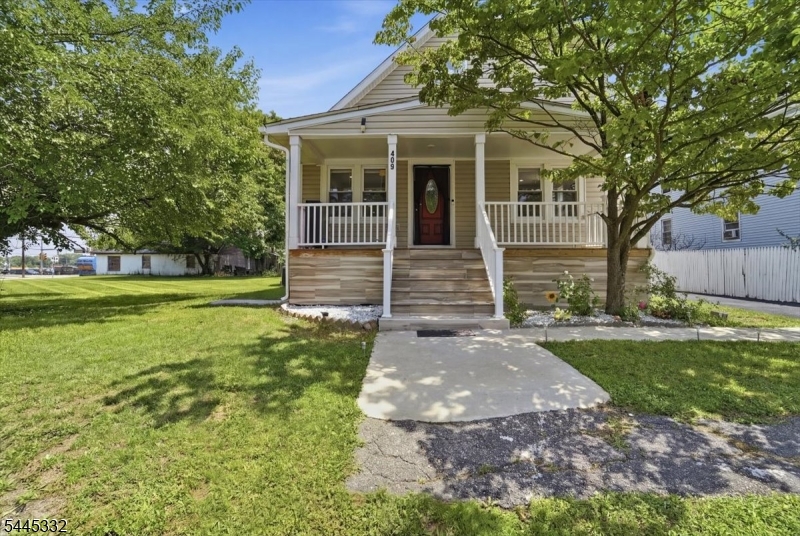 409 Hancock St