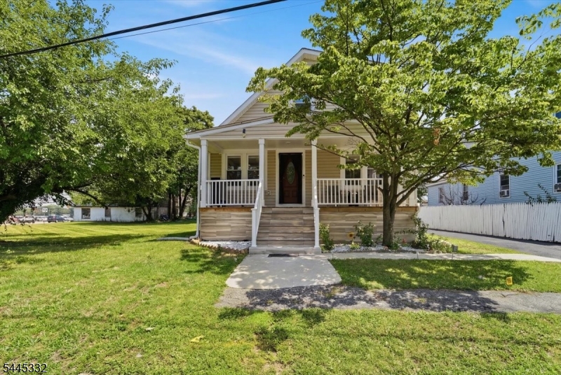 409 Hancock St