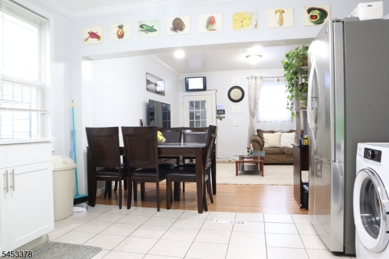 302 N 10th St