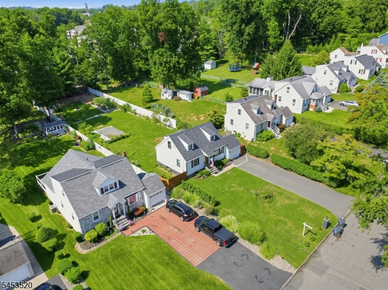 9 Frederick Pl