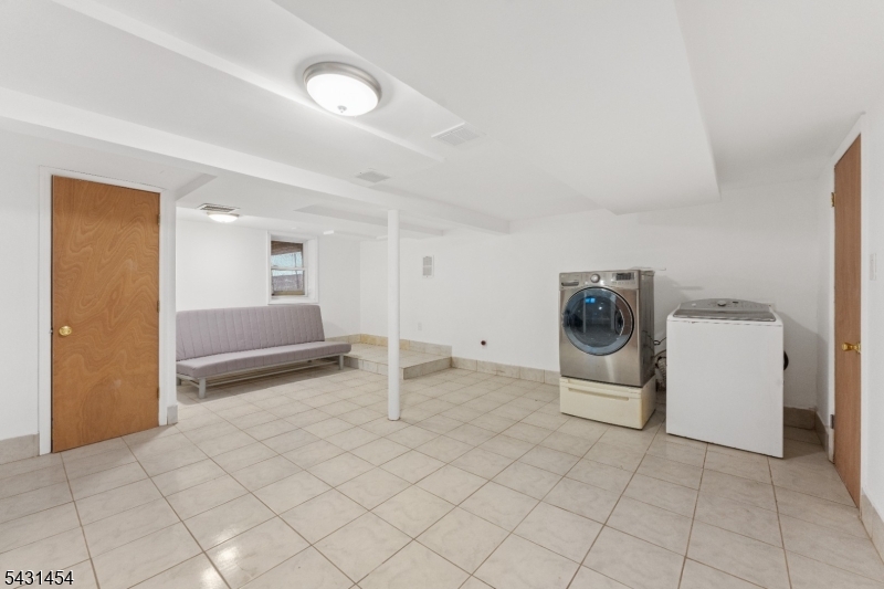 147 Clinton Ave, Clifton City, NJ 07011 Listing Photo  19