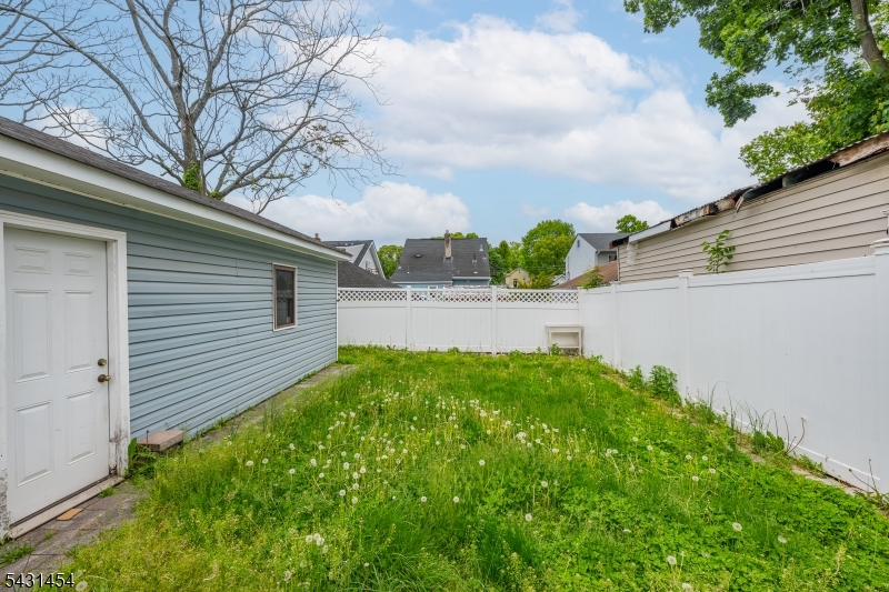 147 Clinton Ave, Clifton City, NJ 07011 Listing Photo  27
