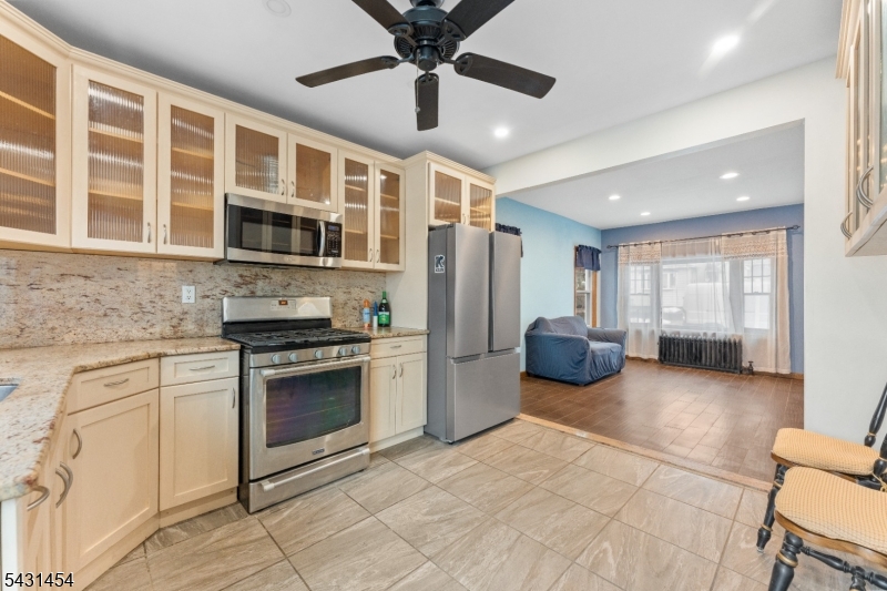 147 Clinton Ave, Clifton City, NJ 07011 Listing Photo  7