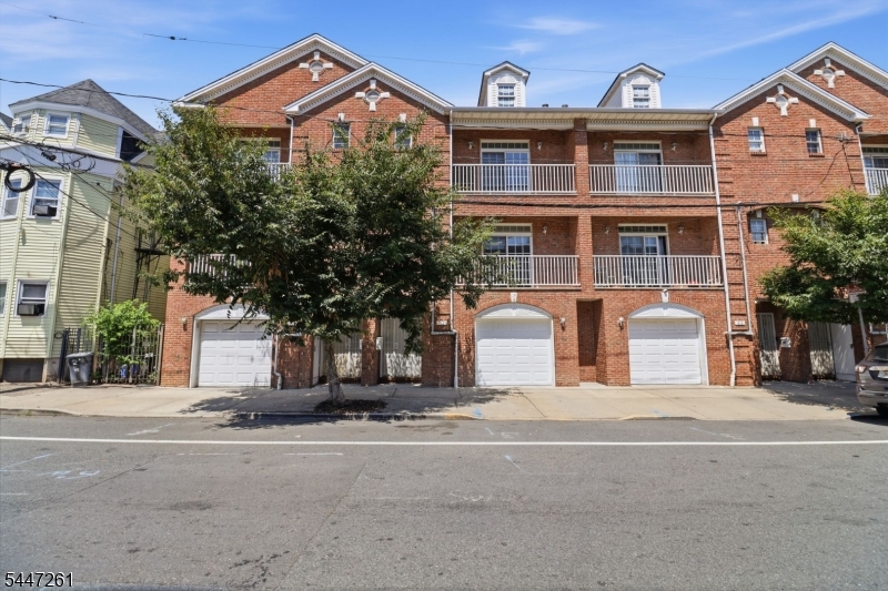 97 Astor St