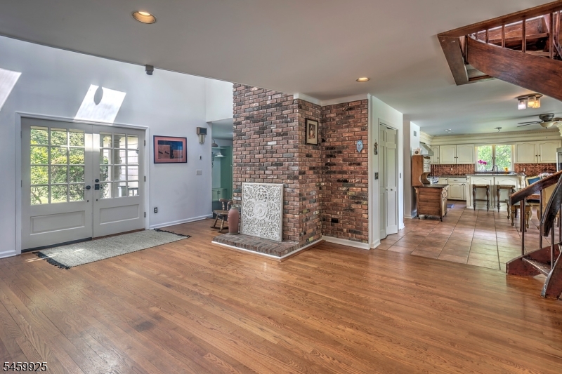 13 Farmersville Rd