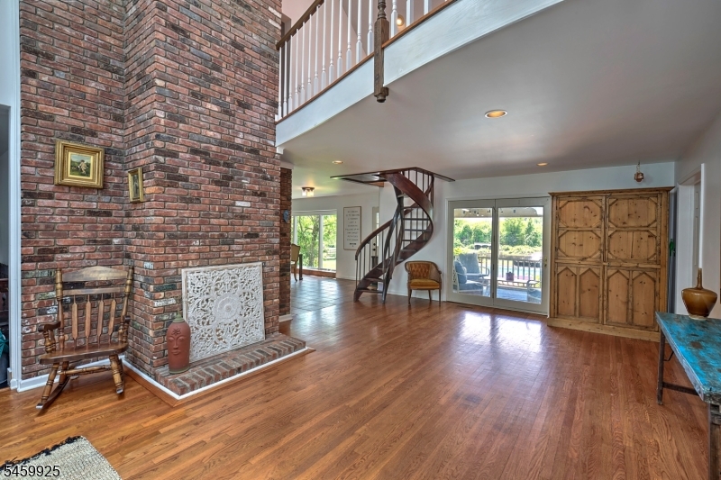 13 Farmersville Rd
