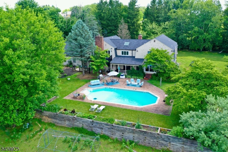 13 Farmersville Rd