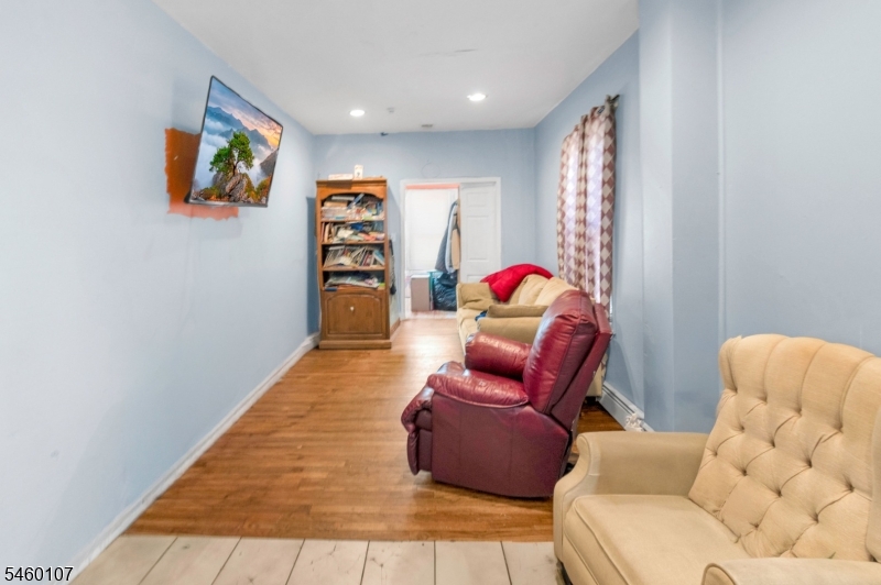 256 Edmund Ave