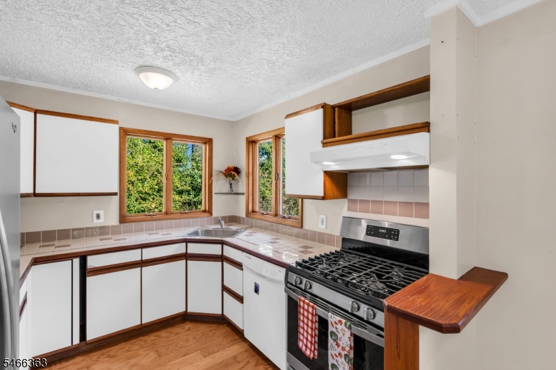 632 Dorothy Ln