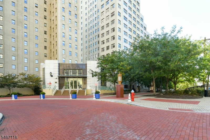 4 Beacon Way Unit 1601