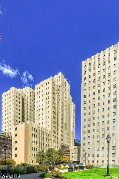 4 Beacon Way Unit 1601
