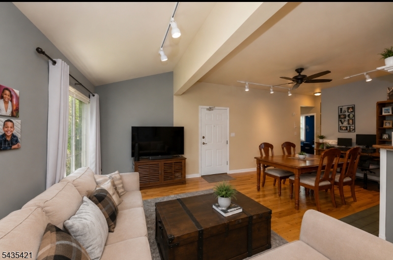 Living room - unit 1