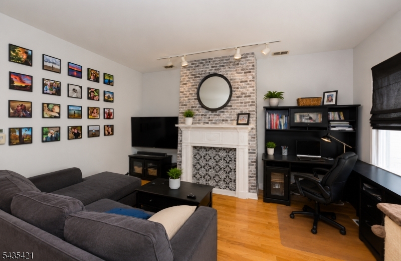 Living room - unit 2