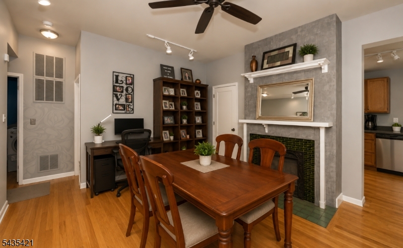 Dining area - unit 1