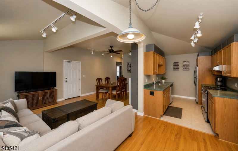 Open floor plan - unit 1